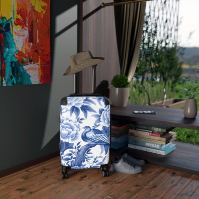 Blue & White Chinoiserie suitcase, a durable and stylish travel companion. Crafted with classic Chinoiserie designs, it's perfect for those who appreciate timeless elegance on their journeys.