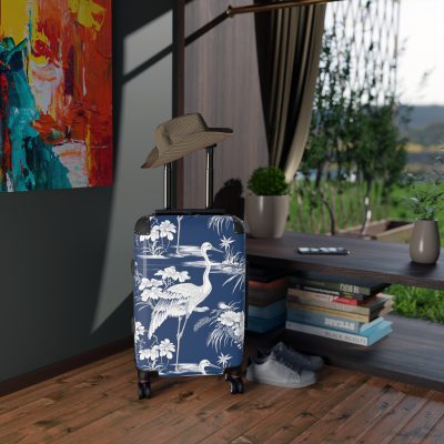 Blue & White Chinoiserie suitcase, a durable and stylish travel companion. Crafted with classic Chinoiserie designs, it's perfect for those who appreciate timeless elegance on their journeys.